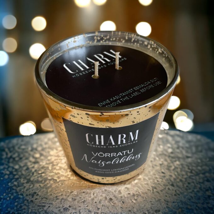 Charm Candle Luxury XL "Õuna-kaneeli" - Üllatus