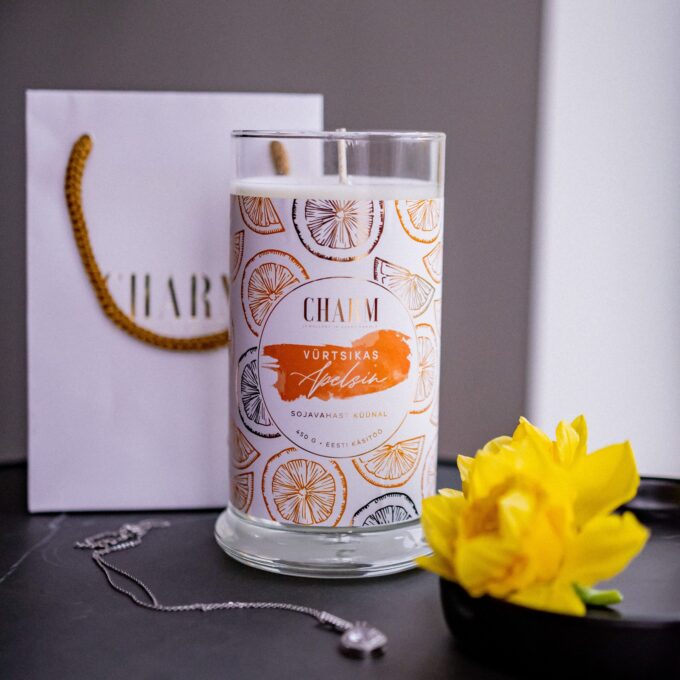 Charm Candle "Vürtsikas apelsin" - Kaelakeega