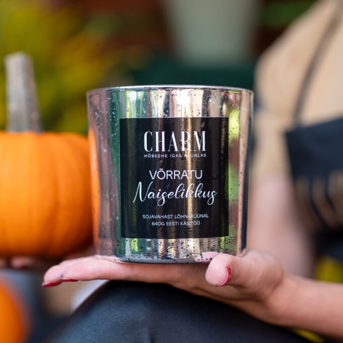Charm Candle Luxury XL "Võrratu naiselikkus" - Üllatus